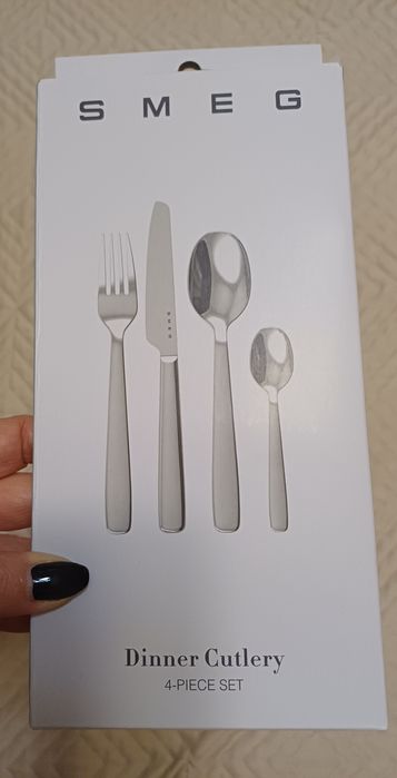Conjunto de 4 Talheres SMEG (coleção Continente)