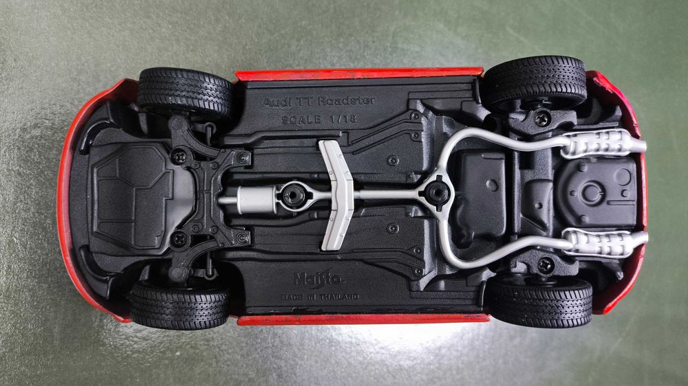 Модель 1:18 Audi TT Roadster, Maisto, Thailand