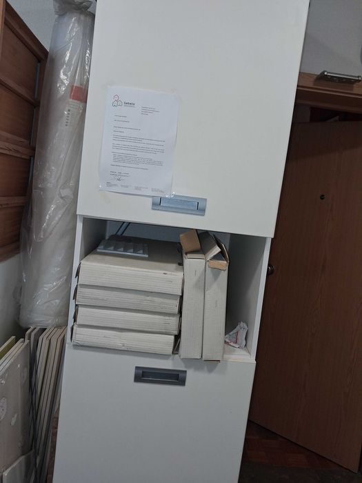 Esquentador a gaz armários e gaiolas e maquina de cpstura antiga