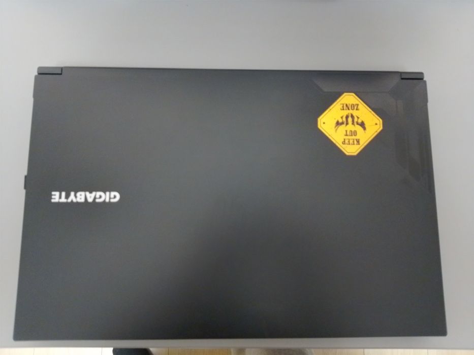 Ігровий ноутбук Gigabyte g7mf