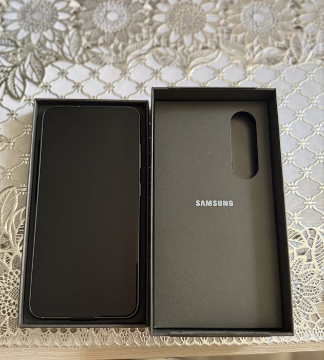 Samsung S25.