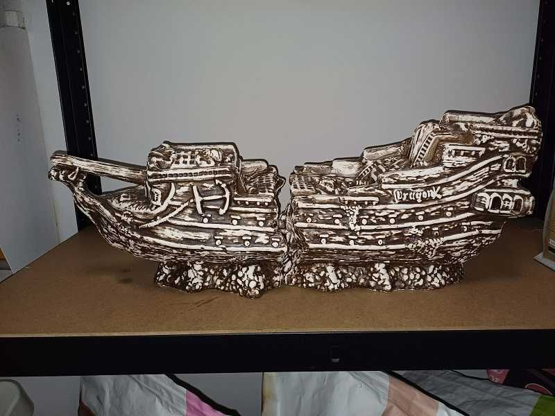 Ogromna galera do akwarium