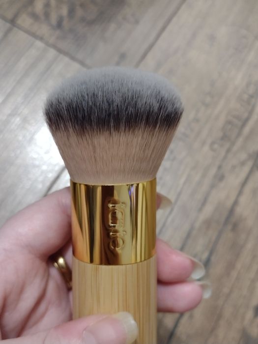 Nowy pędzel tarte the buffer airbrush finish bamboo