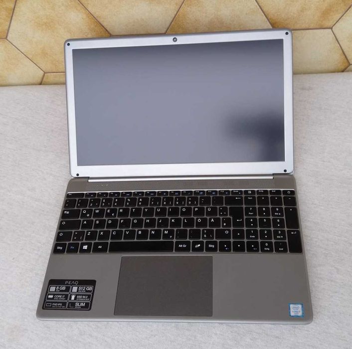 Notebook PEAQ C150 15,6" FHD/ i7-6560U/ SSD 180GB/ RAM 8 GB/ Iris 540