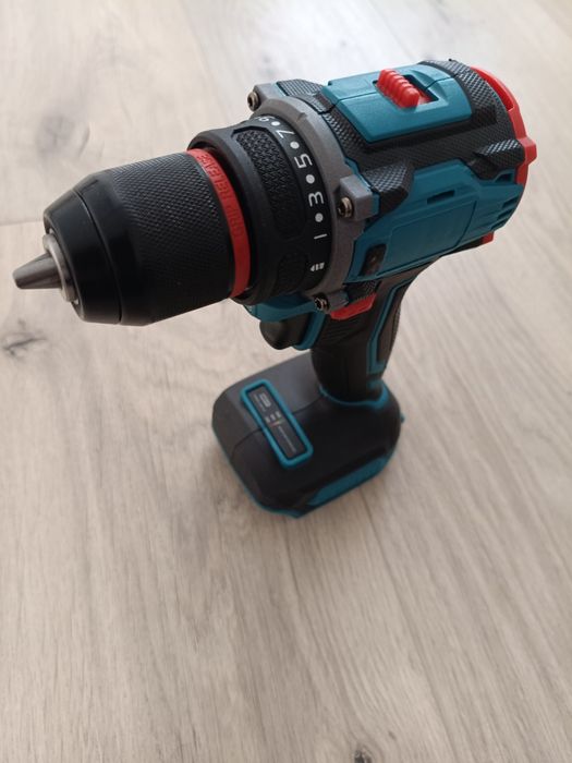 Шуруповерт  makita