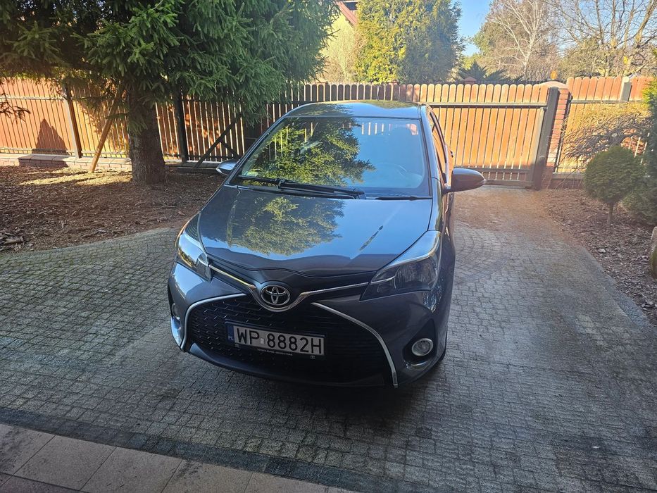 Toyota Yaris Salon Polska,1.3 benzyna wersia Premium, kamera cofania,parstronic