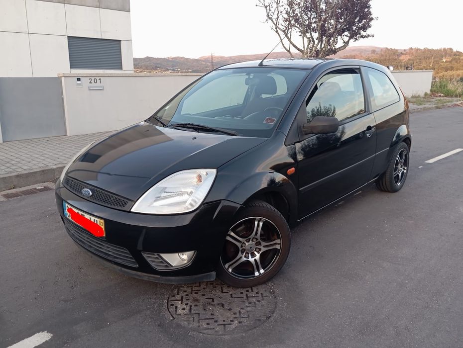 Ford  fiesta 1.25  140 mil kms com ar condicionado 2003