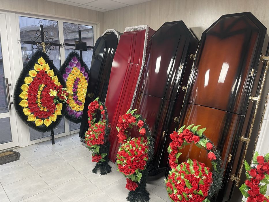 Перевозка умерших.Киев-Украина.Ритуальные услуги.Аренда катафалка