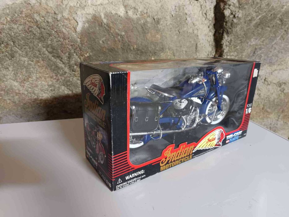Miniatura INDIAN motorcycle escala 1/6