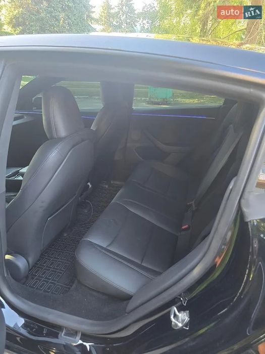 Tesla Model 3 2024