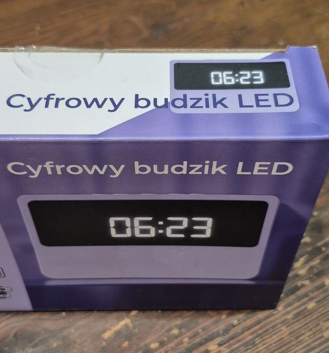 Cyfrowy budzik LED