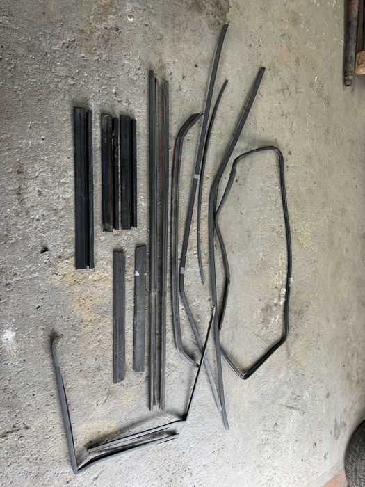 Czesci mercedes mercedes w124 wąska listwa