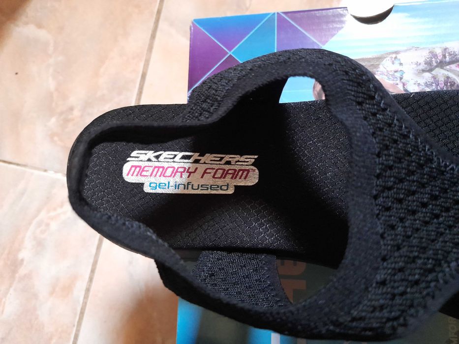 Sandálias Skechers, novos