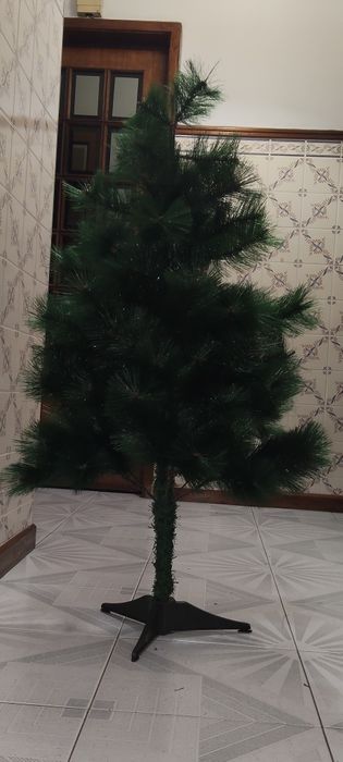 Árvore de natal com 1.20m de altura.