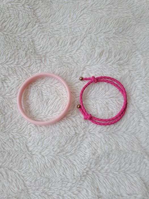 Różowe bransoletki