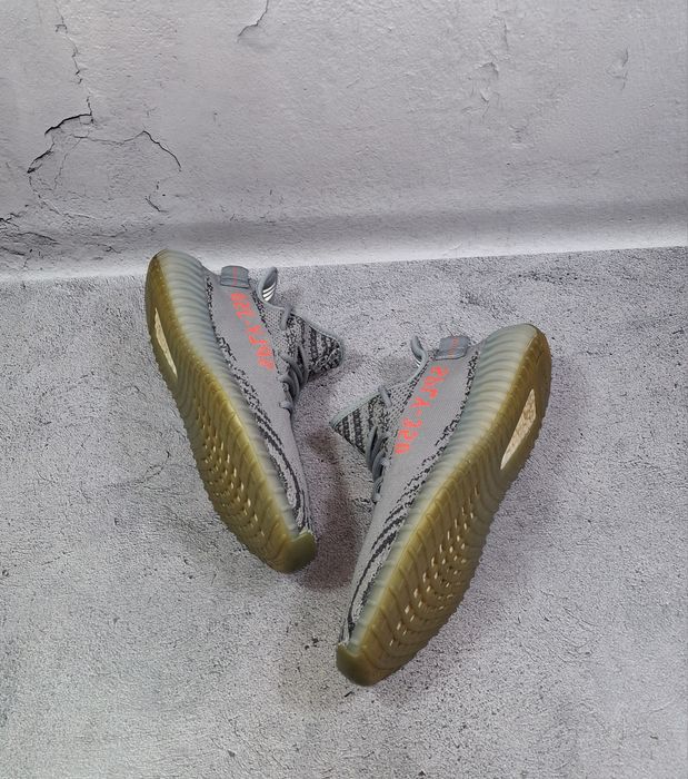 Кроссовки Adidas Yeezy Boost 350V2 Beluga спортивные 700 500