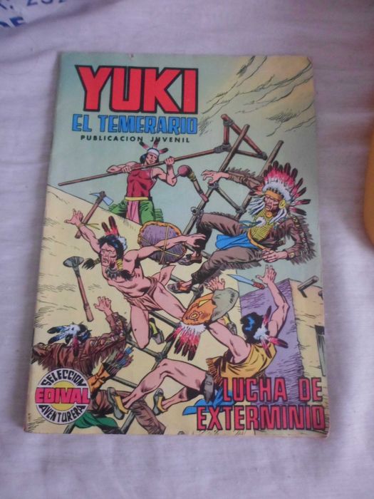 livro de banda desenhada com 32 páginas