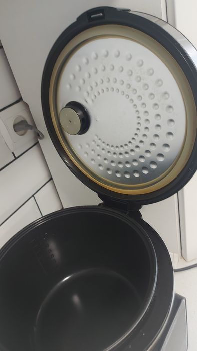 Продам мультиварку Маестро