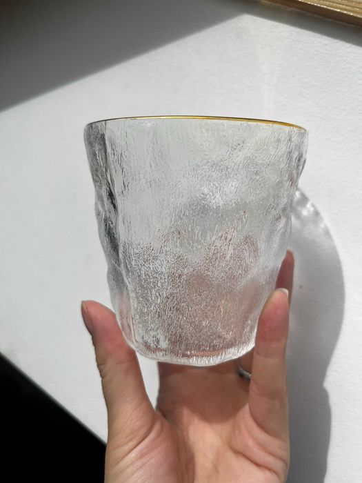 Designerskie szklanki z efektem lodu i złotym rantem - HIT!