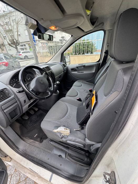 Peugeot Expert 9 lugares