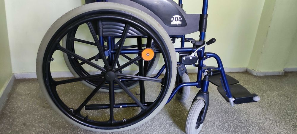 Ręczny wózek inwalidzki 708D Vermeiren