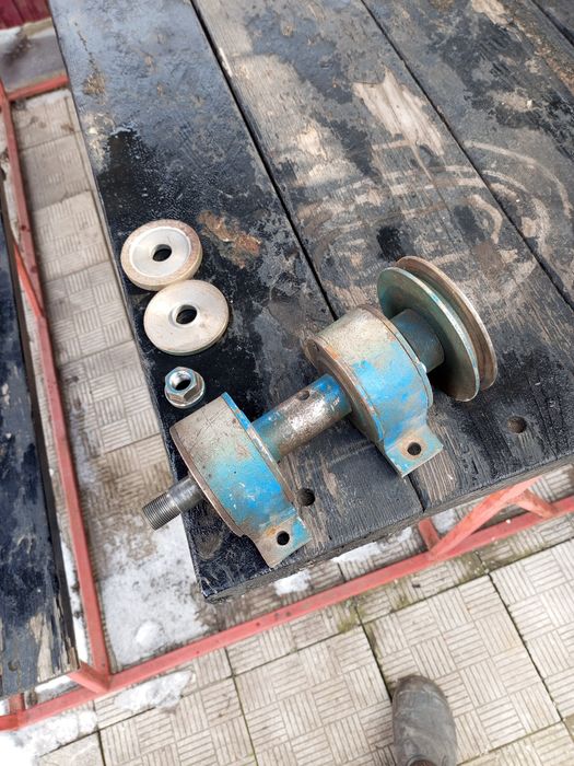 Вал із корпусами