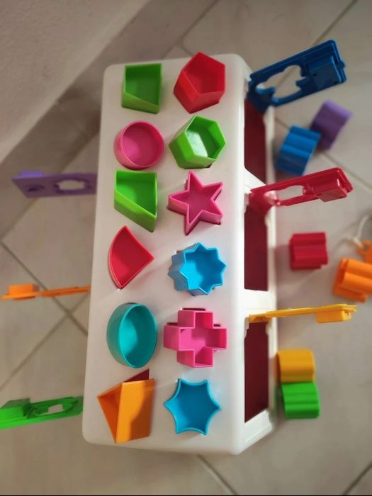 Shape Sorting Toy Box64174405523202123