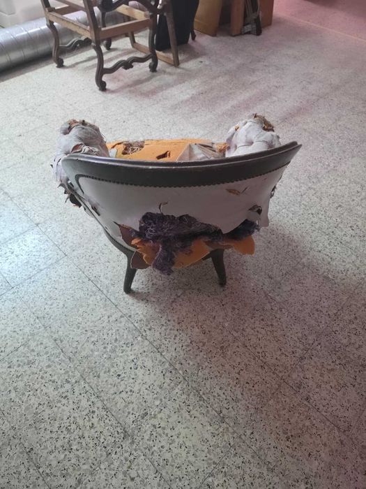 Cadeira Antiga Por Estufar