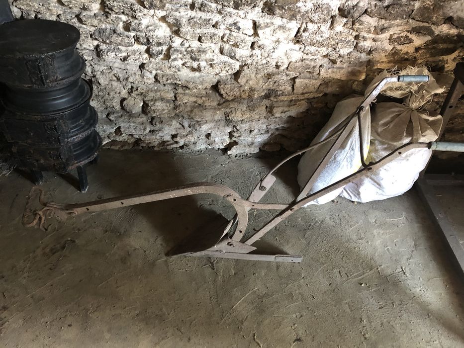 Кінний плуг