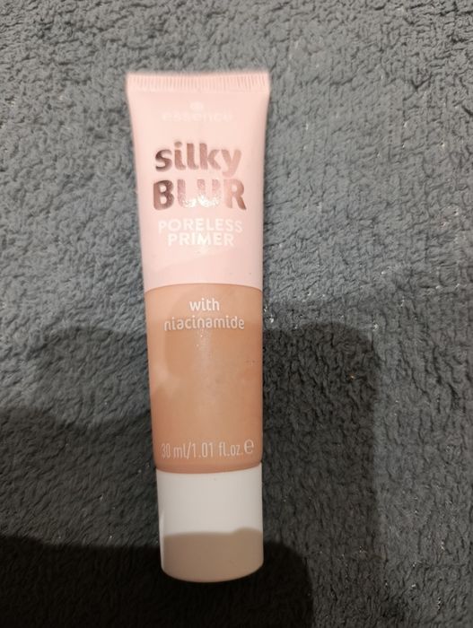 Baza wygładzająca pory