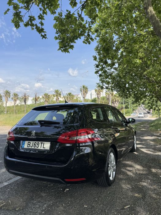 Peugeot 308 SW - Dezembro 2019 - 238.000 km