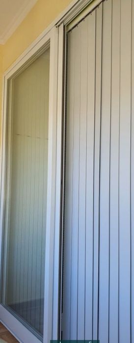 3 portadas com vidros duplos mas estores  de fitas tudo como novo