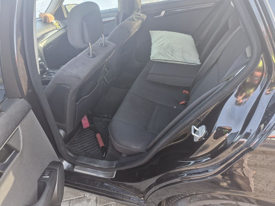 Sprzedam ewentualnie zamienie Mercedesa W 204