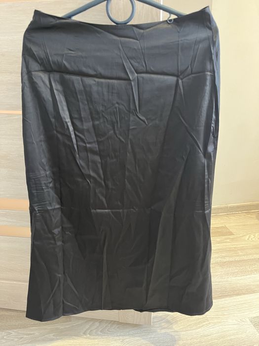 Атласна спідниця жіноча