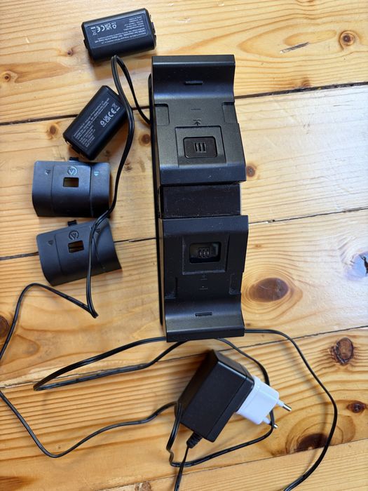 Зарядний пристрій PowerA Dual Charging Station + Rechargeable Battery