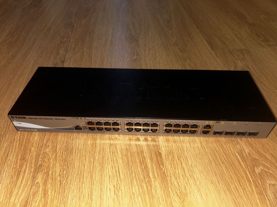 D-Link DES - 1210-28/ME - Metro Ethernet Switch|28 портів|робочий