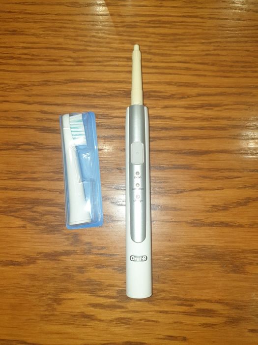 Szczoteczka soniczna Braun Oral-B Pulsonic.
