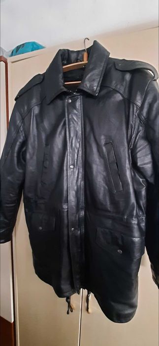 Продам чоловічу шкіряну куртку