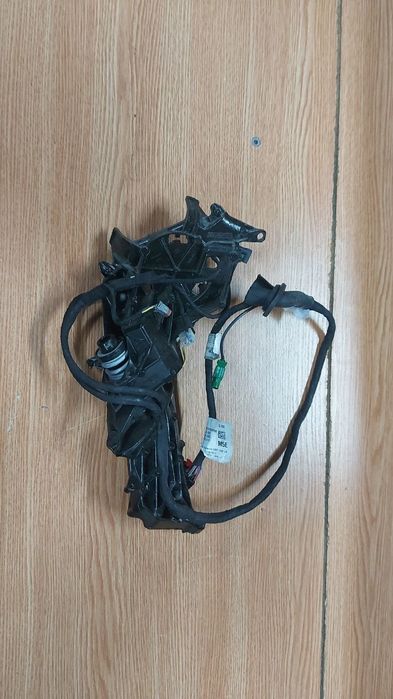 Porsche cayenne 9y0 ніжка лівого зеркала 9y1857507ac,9y1857411