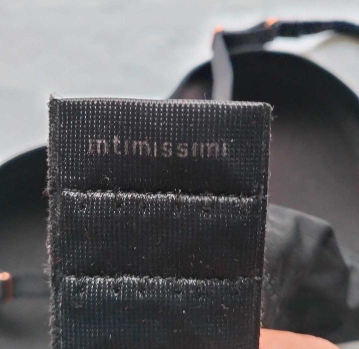 Półusztywniany biustonosz marki Intimissimi 75B