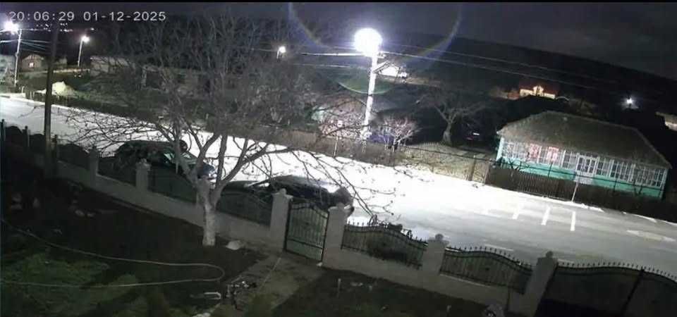 Câmera 2 Lentes - Wi-Fi - Interior e Exterior - Preta