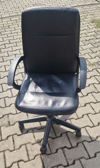 Krzesło biurowe czarne