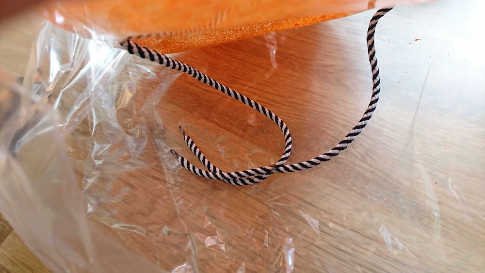 kapelusz z plastiku pomarańczowy karnawał bal przebierańców