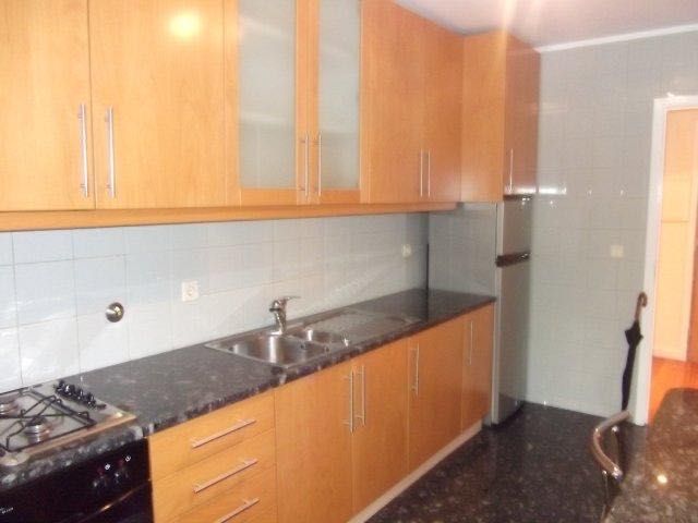 Arrenda-se T1 no Centro da Maia com garagem