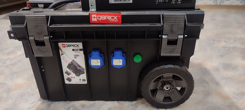 Литий железо фосфатный аккумулятор 4квт. с гибридным инвертором 1,6квт