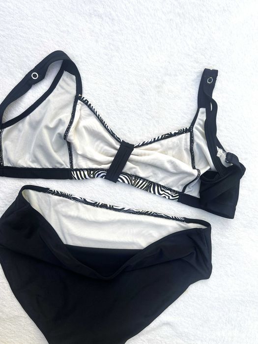 Czarny modelujący strój kąpielowy bikini FEMALE cętki zebra gorset – rozm.46