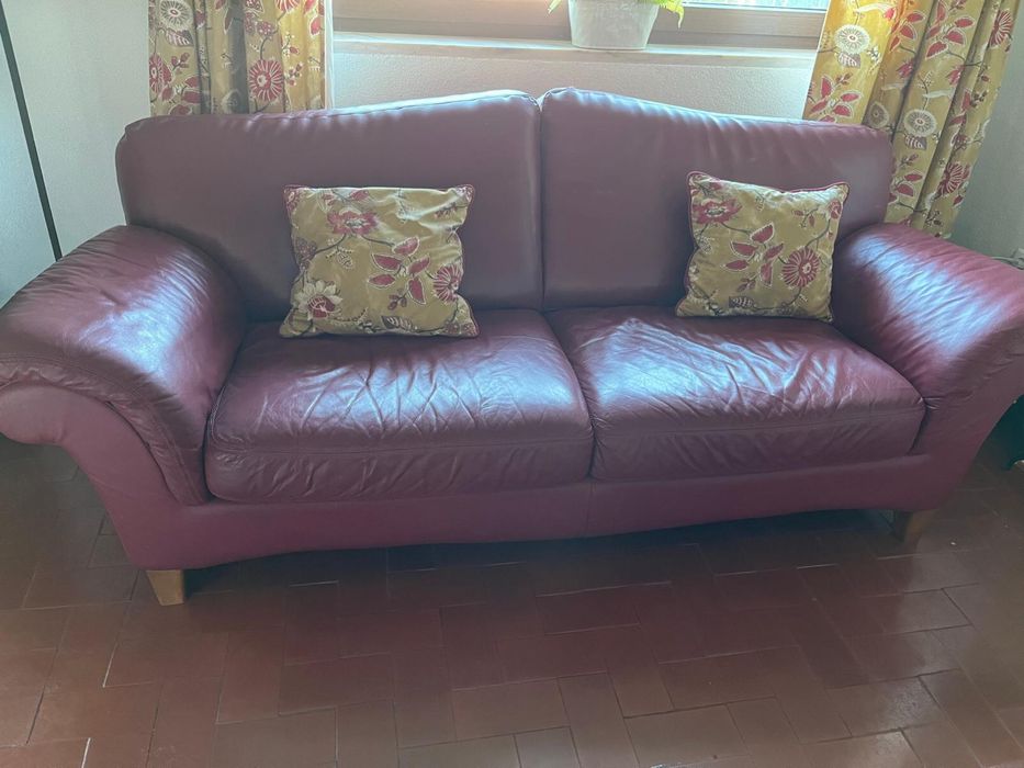 Sofa de pele em boas condições