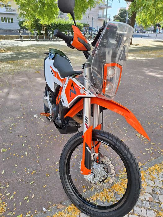 Moto KTM 690 Enduro