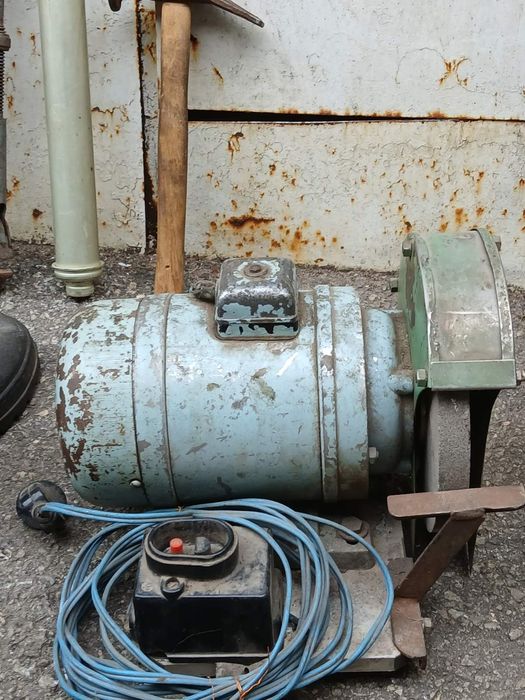 Продам наждачный станок