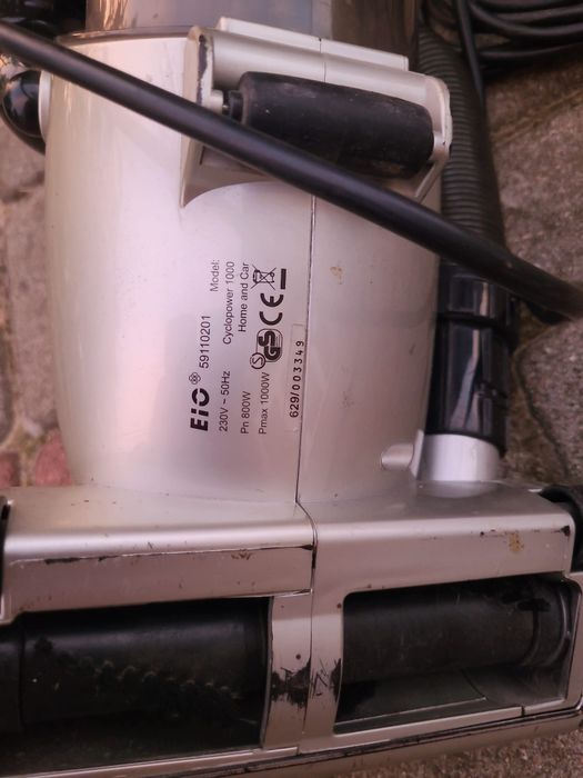 Mały odkurzacz EIC Cyclopower 1000 z rolką